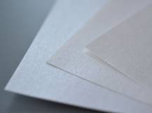 Samolepící PERLEŤOVÁ papírová etiketa s proužky A4