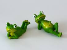 Dekorační figurka - Žába ležící