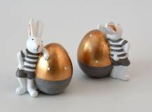 Dekorační figurka - Zajíček se zlatým vajíčkem