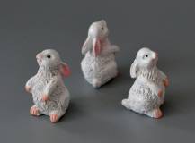 Dekorační mini figurka - Bílý králíček sedící