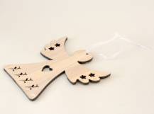 Dřevěná dekorace k zavěšení - Anděl velký se srdcem