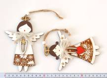 Dřevěná dekorace k zavěšení - Andělská holčička