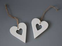 Dřevěná dekorace k zavěšení - Srdce bílé 10 cm