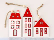 Dřevěná dekorace k zavěšení - Tři domky