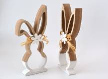 Dřevěná dekorace - Králík s kytkou 21,5 cm