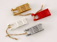 Dřevěná dekorace - Sáňky 7,5 cm s provázkem