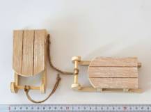 Dřevěná dekorace - Sáňky přírodní 12 cm