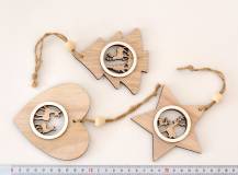 Dřevěná vánoční dekorace k zavěšení