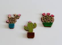 Dřevěné dekorace - Kaktusy 3 ks