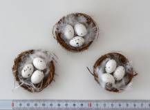 Hnízdo s 3 vajíčky