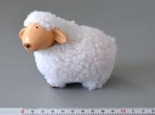 Kudrnatá ovečka k dekoracím