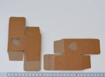Papírová krabička 5 x 5 cm se srdíčkem