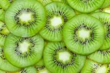 Peeling Kiwi - černá semínka z ovoce