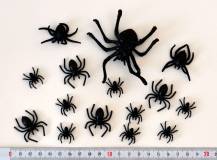 Plastová dekorace - Pavouci