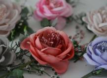 Rozkvetlá růže zápichová - přízdoba
