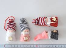 Textilní dekorace - Vánoční panenka 7,5 cm