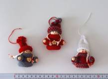 Textilní dekorace - Vánoční panenka 8 cm