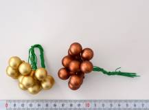 Vánoční baňky na drátku prům. 1,5 cm - svazek 12 ks